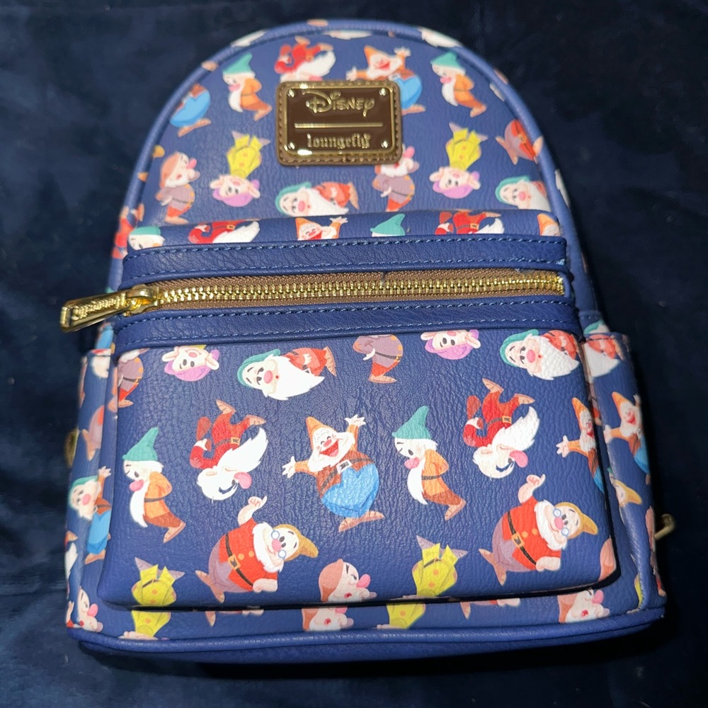 NWT Snow White and the Seven Dwarfs Loungefly Mini Backpack